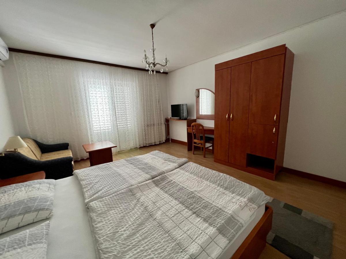 Apartments Matusan Palit Esterno foto