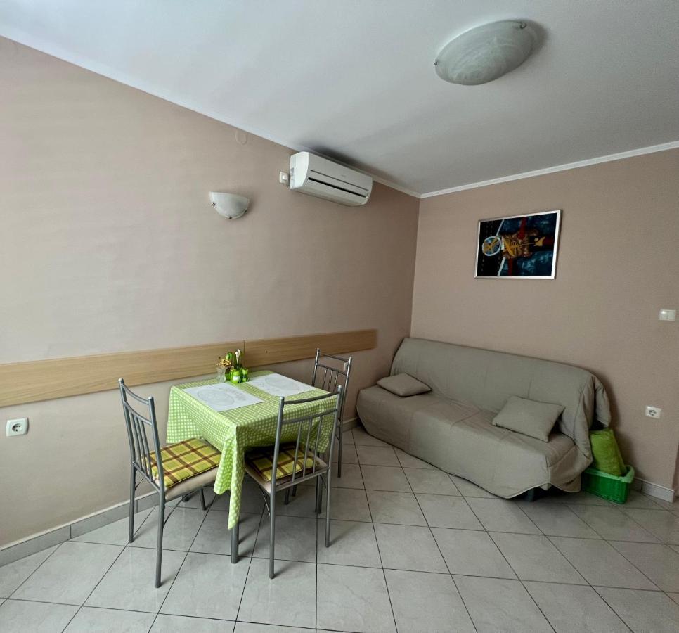 Apartments Matusan Palit Esterno foto