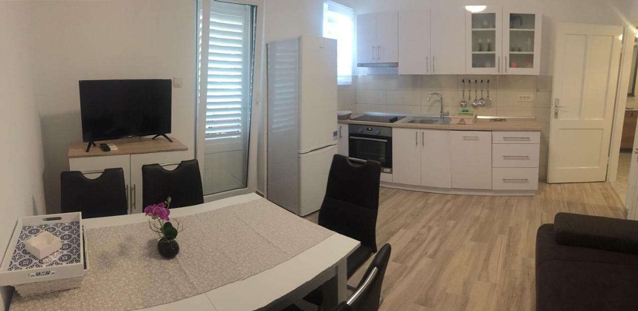 Apartments Matusan Palit Esterno foto